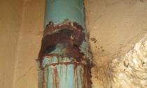 Замена старой вертикальной канализационной трубы