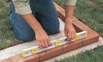 Фундамент для забора ленточный своими руками с перепадом грунта Забор с бетонным основанием своими руками